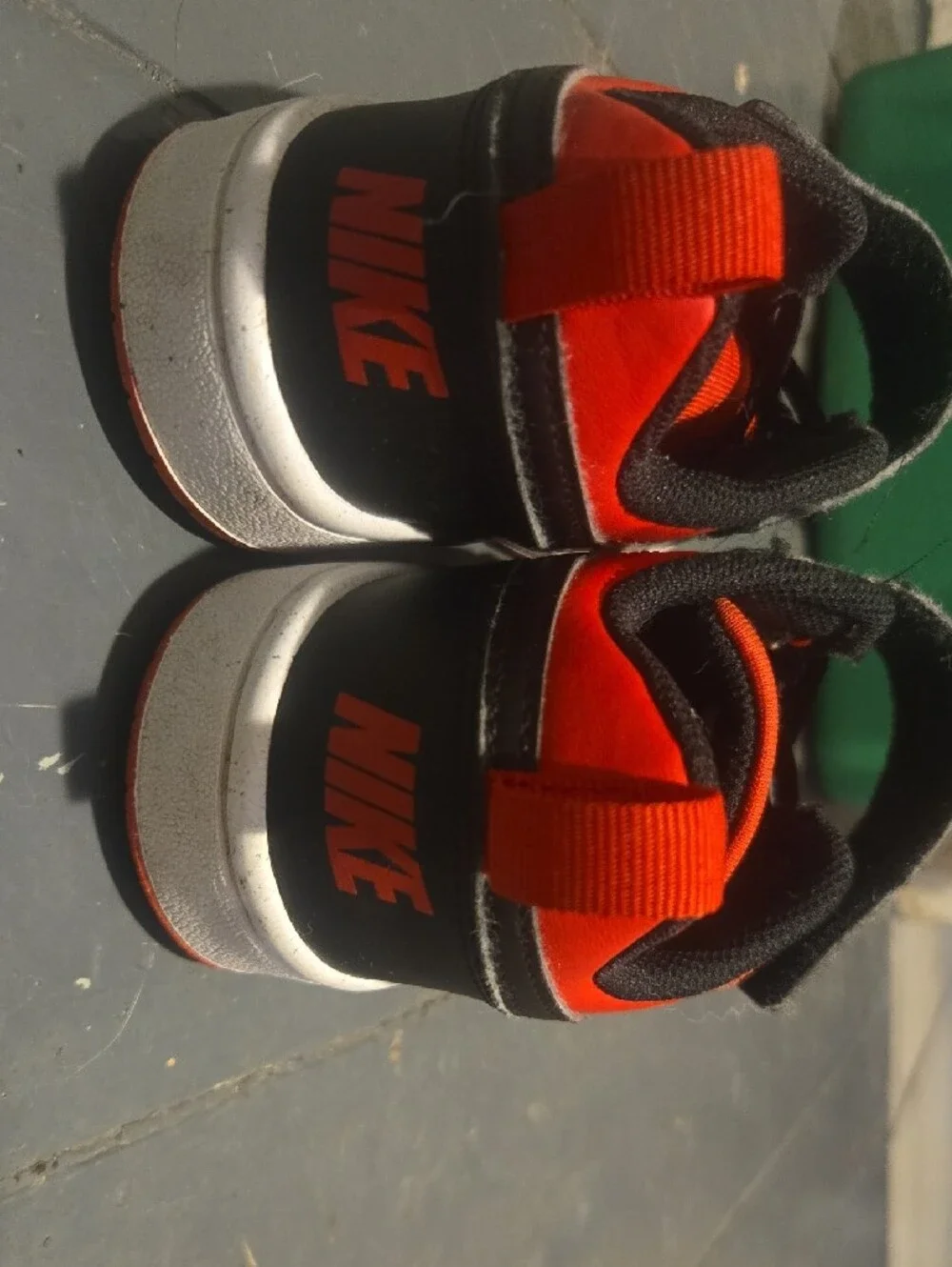Nike Kids Red and Black Low-Top Sneakers